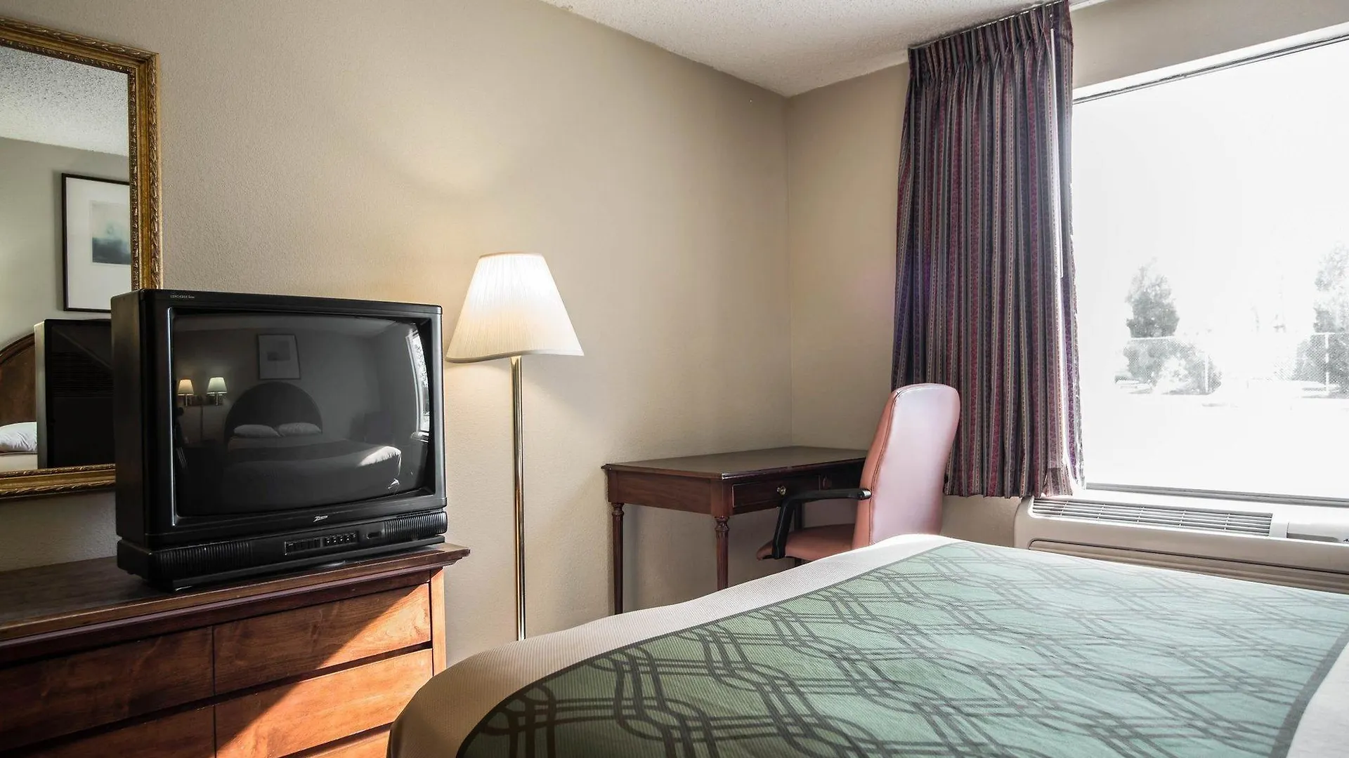 Quality Inn Airport-Near Uptown Charlotte 2*,
