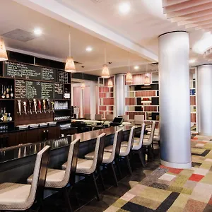 Hotel Fairfield & By Marriott Uptown